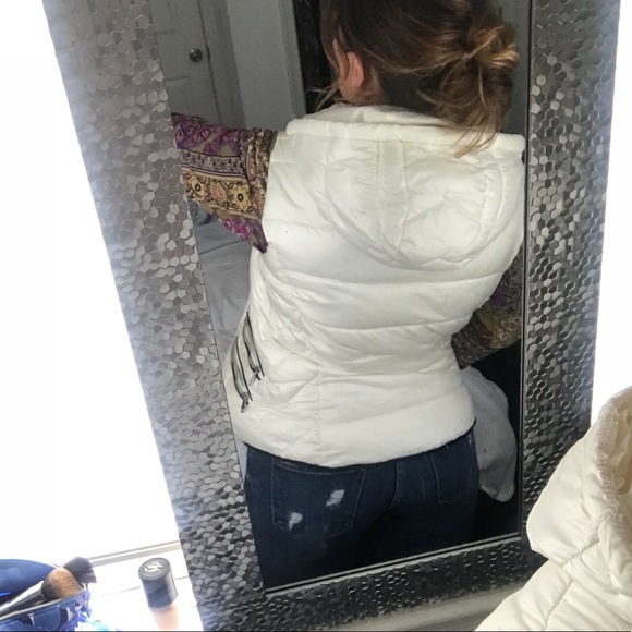 Puffy white vest - Picture 2 of 5